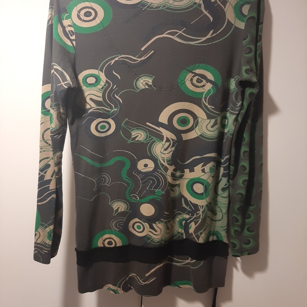 Fashionable Top - Picture 2 of 2